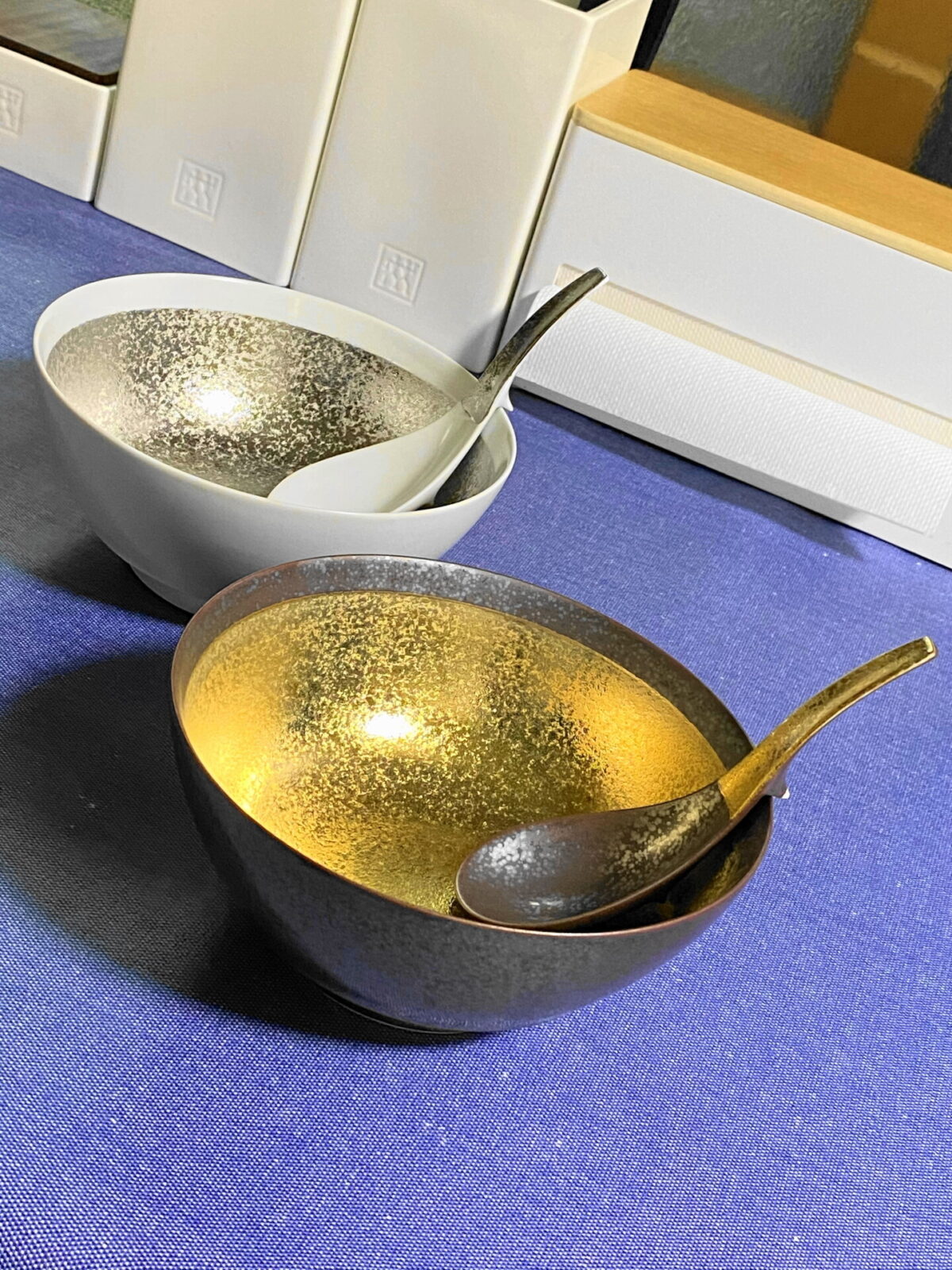 金とプラチナの究極のラーメン鉢
