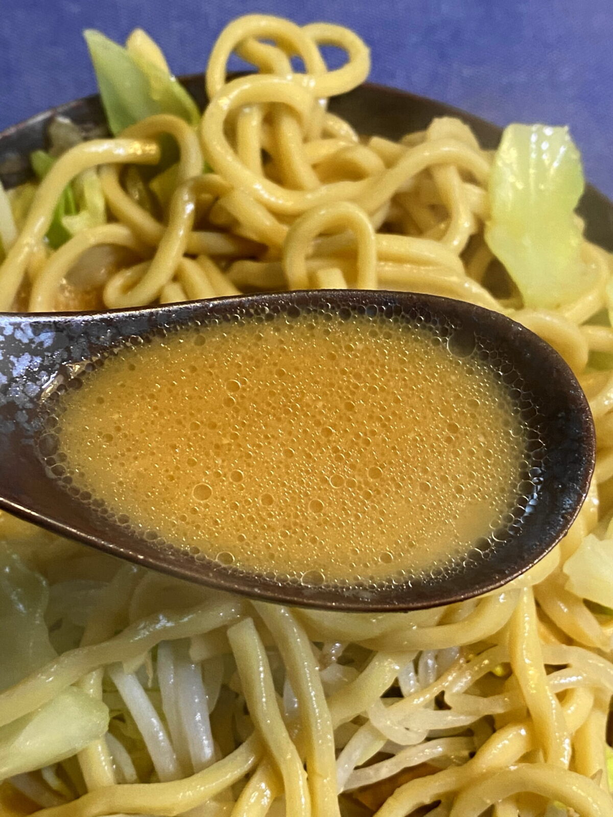 究極のレンゲとラーメンのスープ