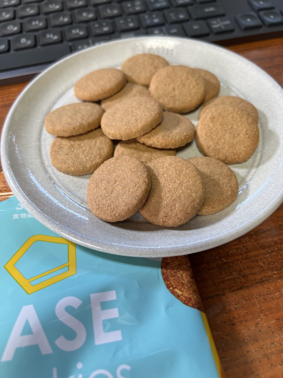 ココナッツ味のベースクッキー