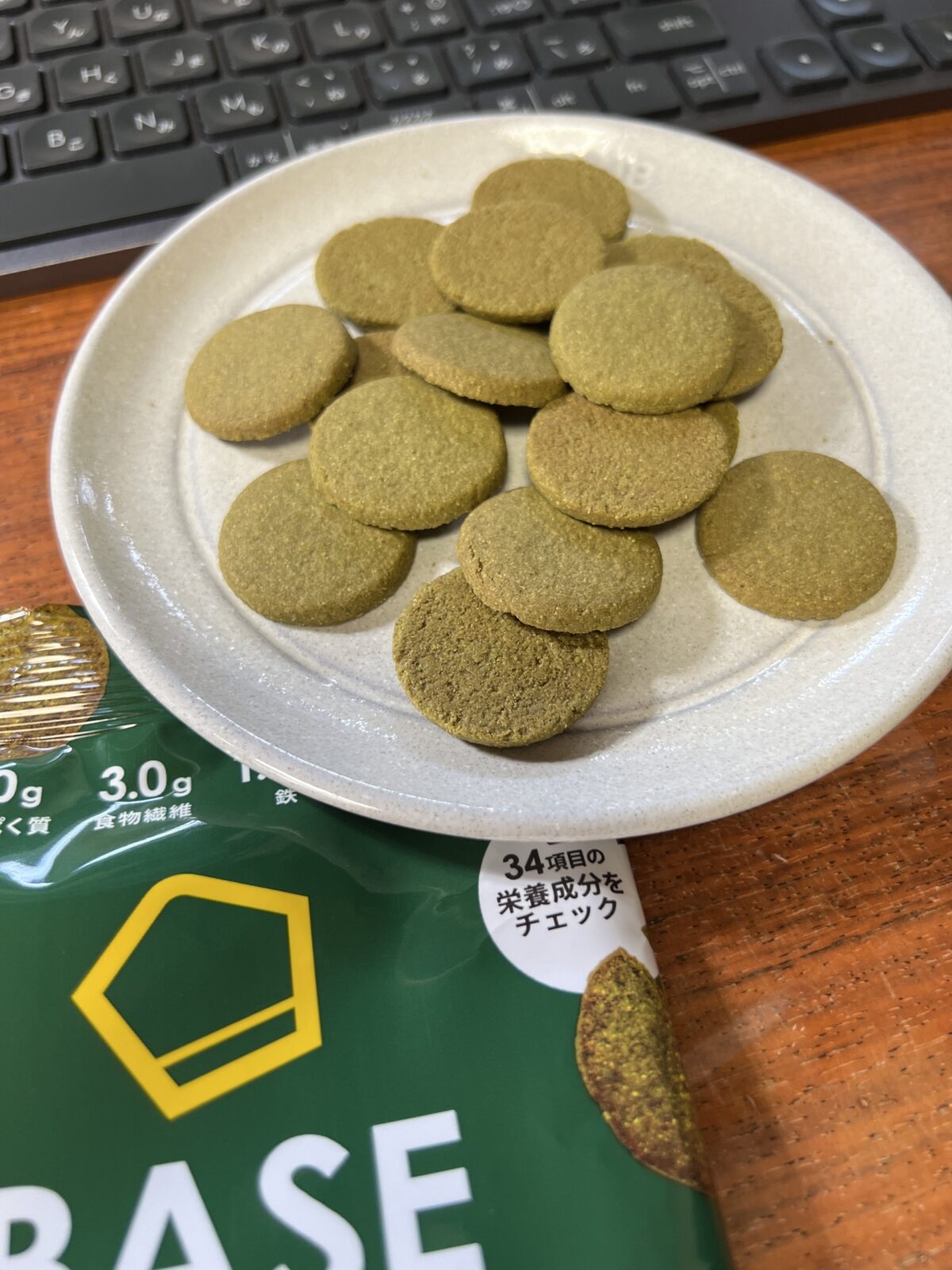 抹茶味のベースクッキー