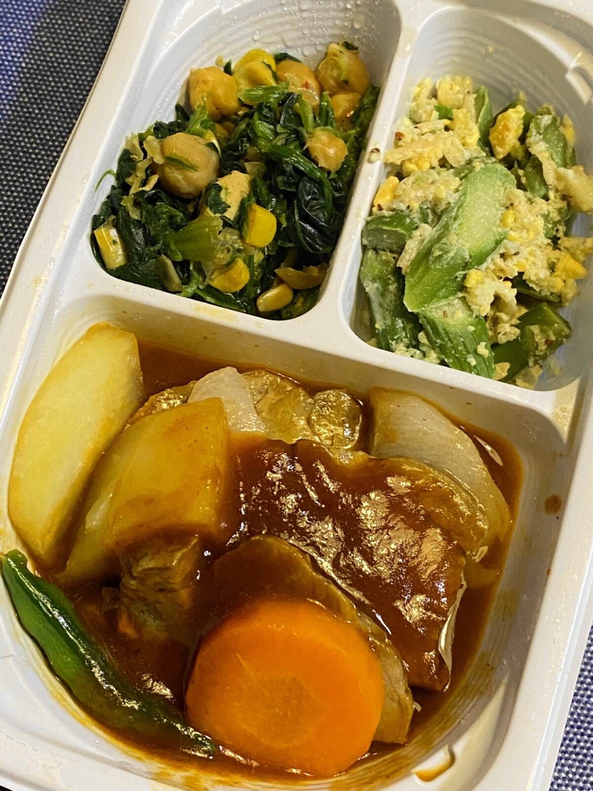 柔らかポークの赤ワイン煮の外観