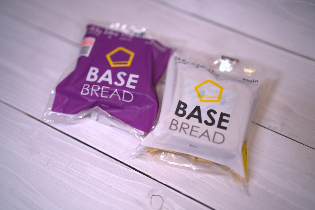 BASE BREADミニ食パンのパッケージ