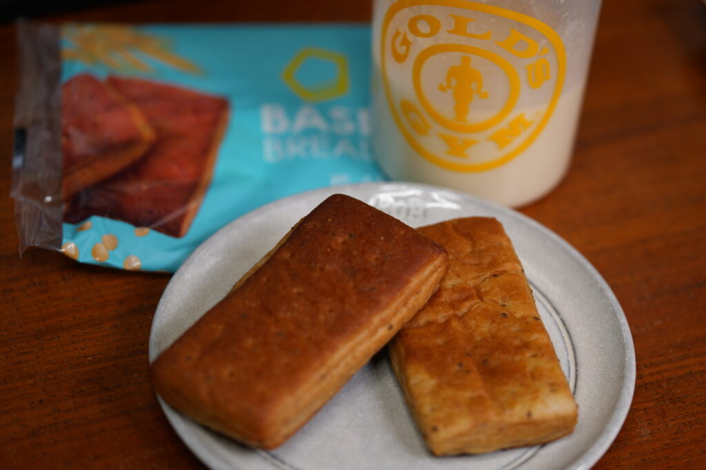 BASE BREADミルクとプロテイン