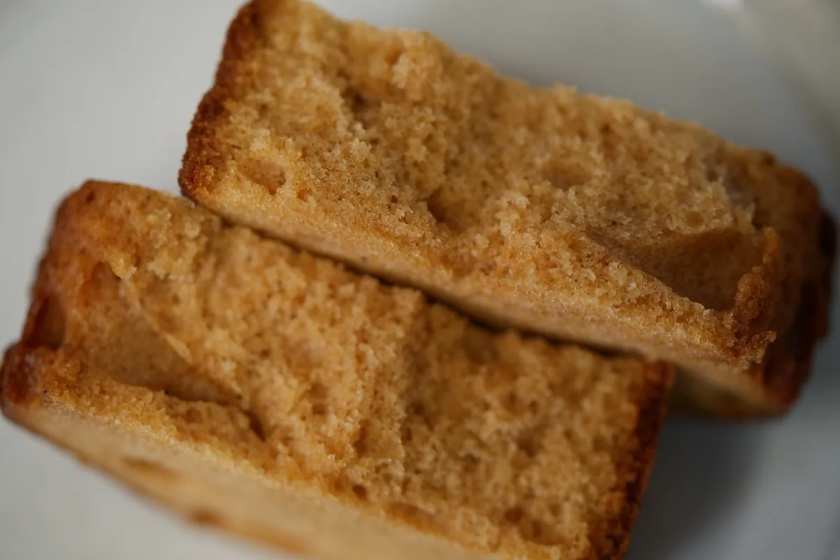 BASE Pound Cakeのキャラメルの断面